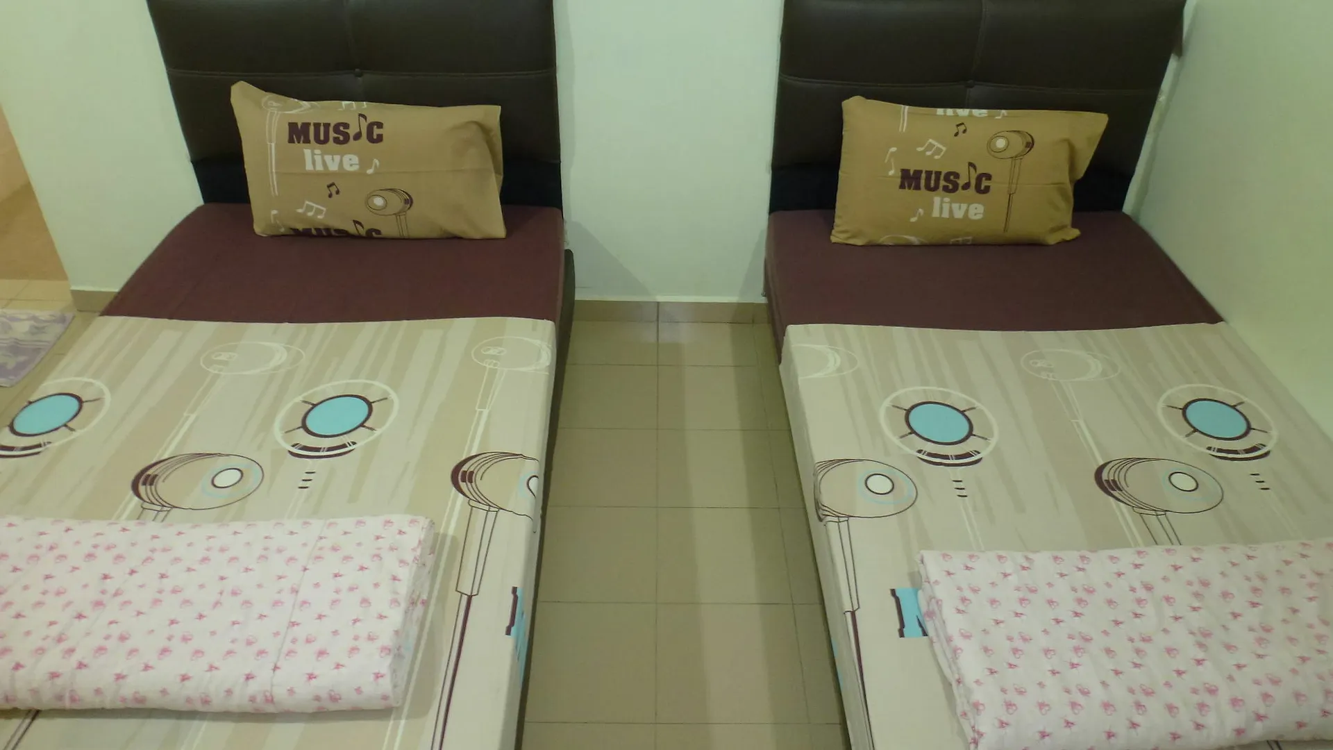 Batu Berendam Inn Kampong Sungai Putat Hotel